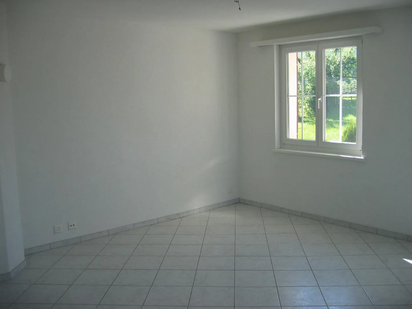 Beautiful and cozy 3.5 attic apartment - Photo 2 of 6