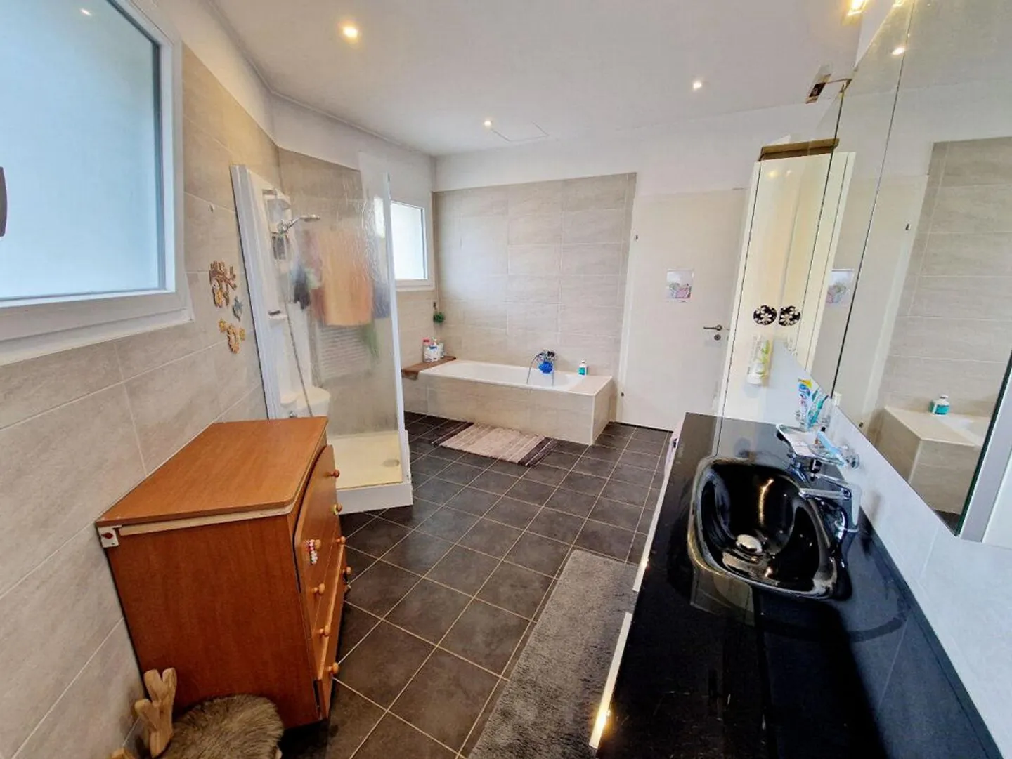 Grande Appartamento al Piano Terra In Casa Bifamiliare | Große Wohn... - Foto 5 di 6