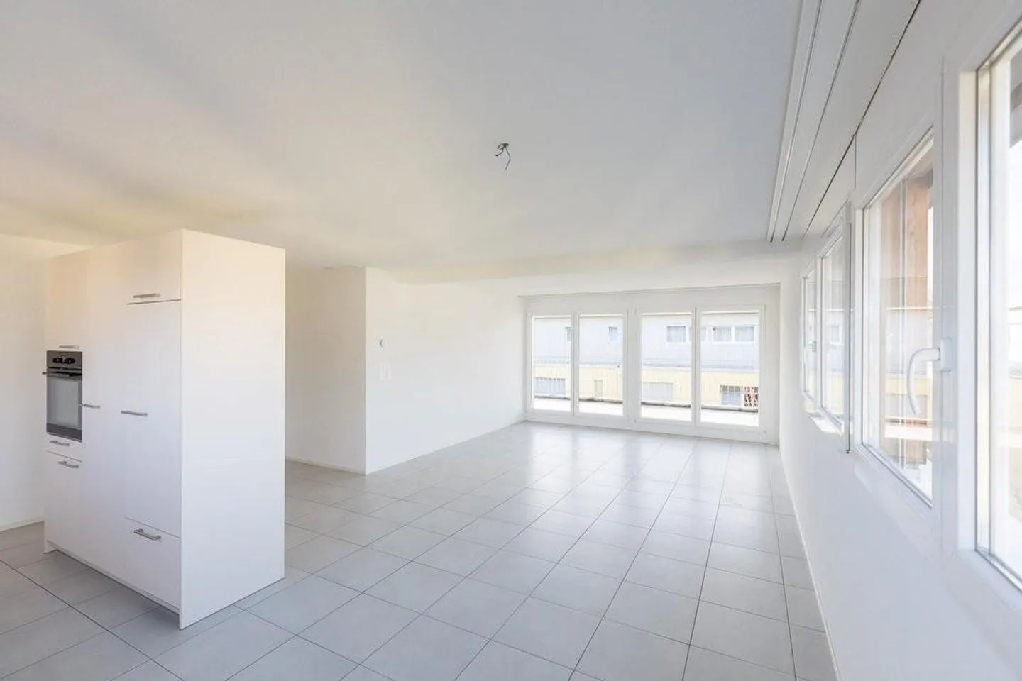 Moderne Attika-Wohnung in Kirchberg - Foto 3 von 9