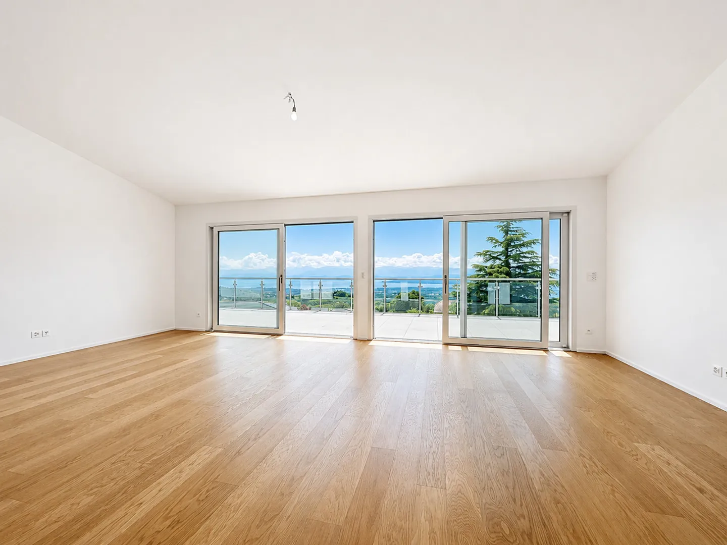 12-Zimmer-Haus - Foto 2 von 13