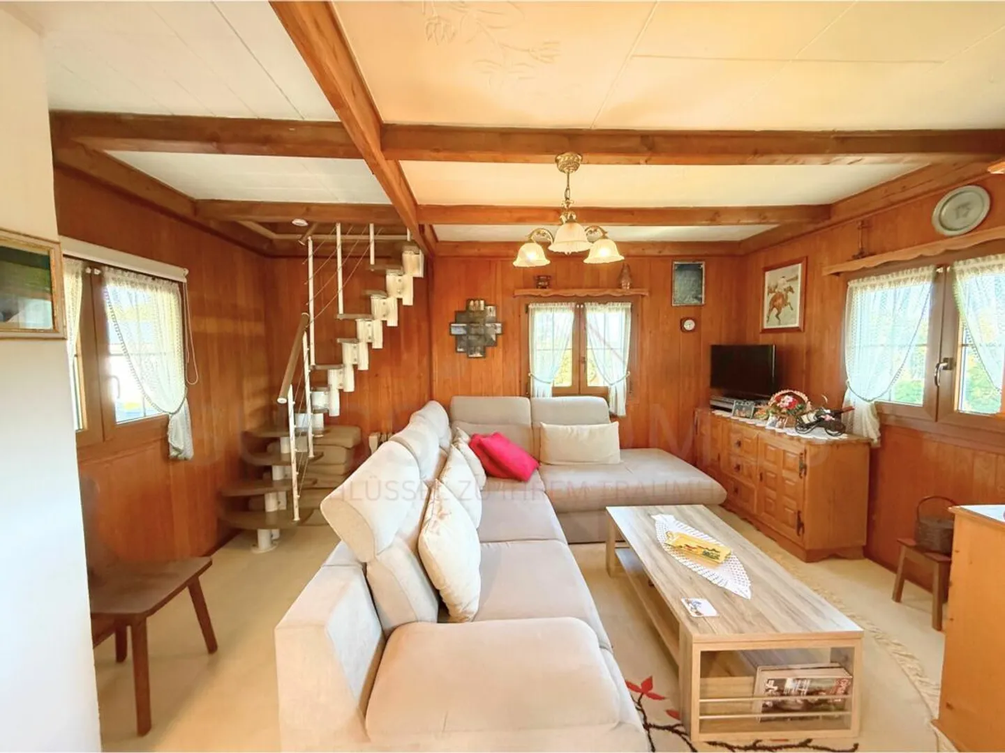 Charming detached house in La Chaux-de-Fonds - authentic character, careful renovations and current comfort - Photo 1 of 20