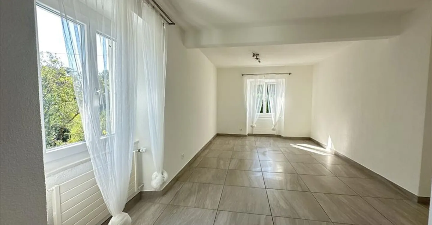 Immeuble d'appartements rénové - Photo 5 sur 12
