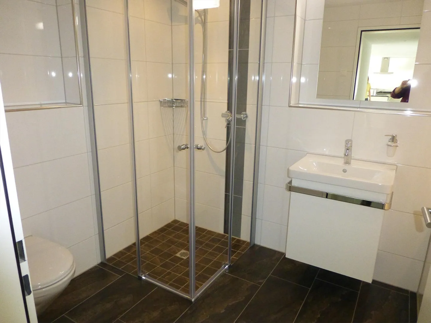 Top 3 1/2-Room Apartment Ground Floor Center with 112 m2 Terrace - Photo 3 of 11