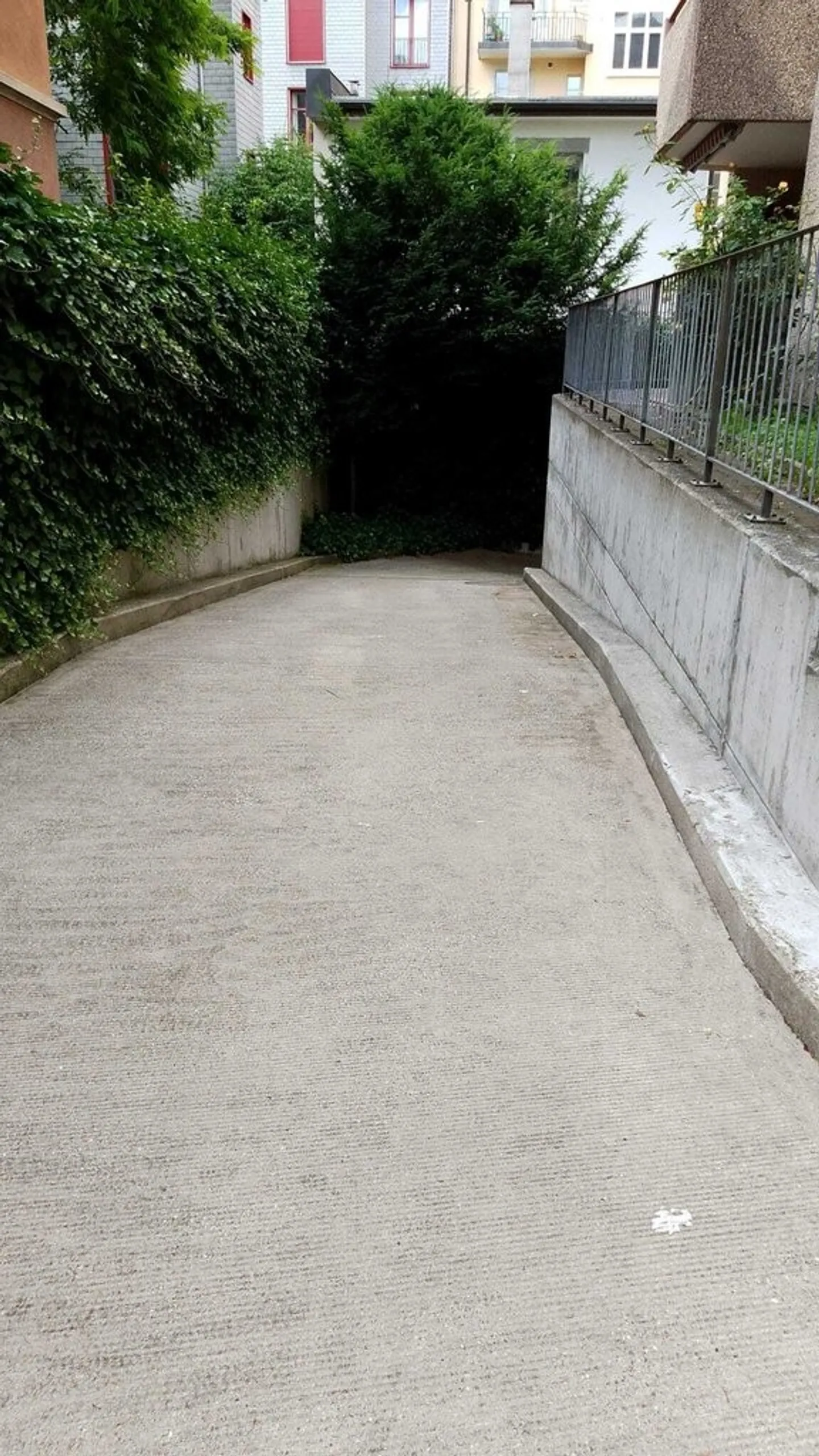 Posto auto per veicoli più piccoli nel quartiere 4 - Foto 1 di 2