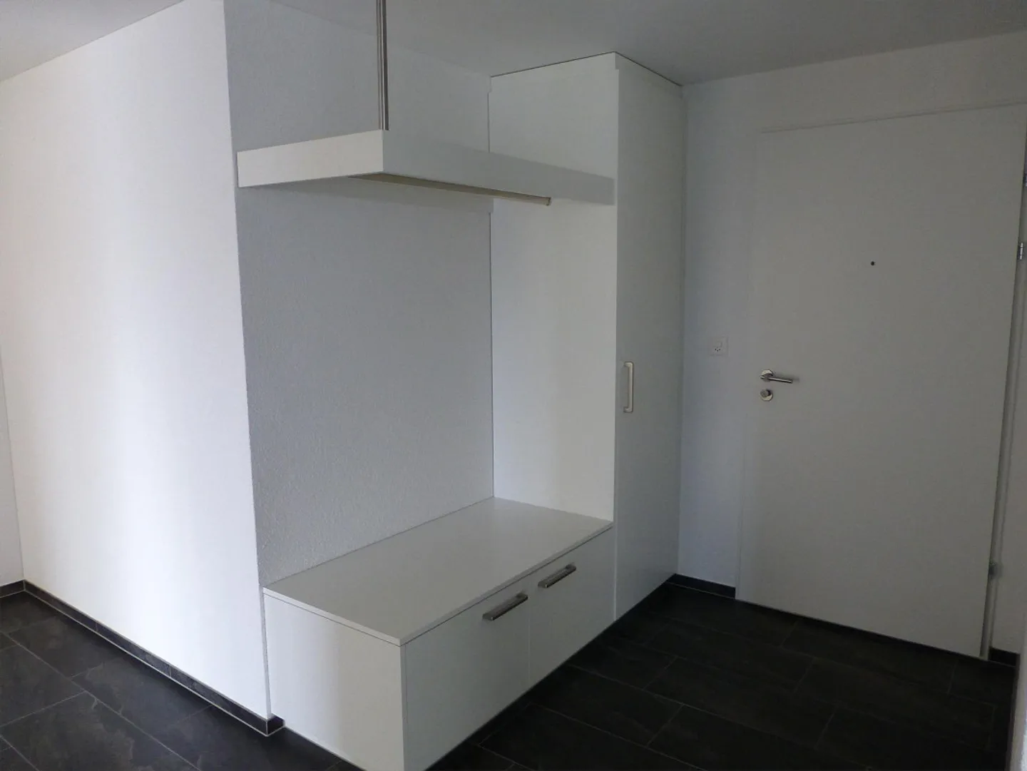 Top 3 1/2-Room Apartment Ground Floor Center with 112 m2 Terrace - Photo 6 of 11