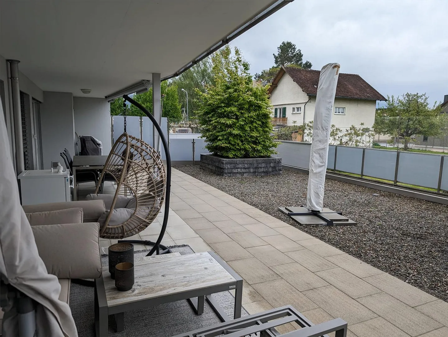 Top 3 1/2-Room Apartment Ground Floor Center with 112 m2 Terrace - Photo 9 of 11