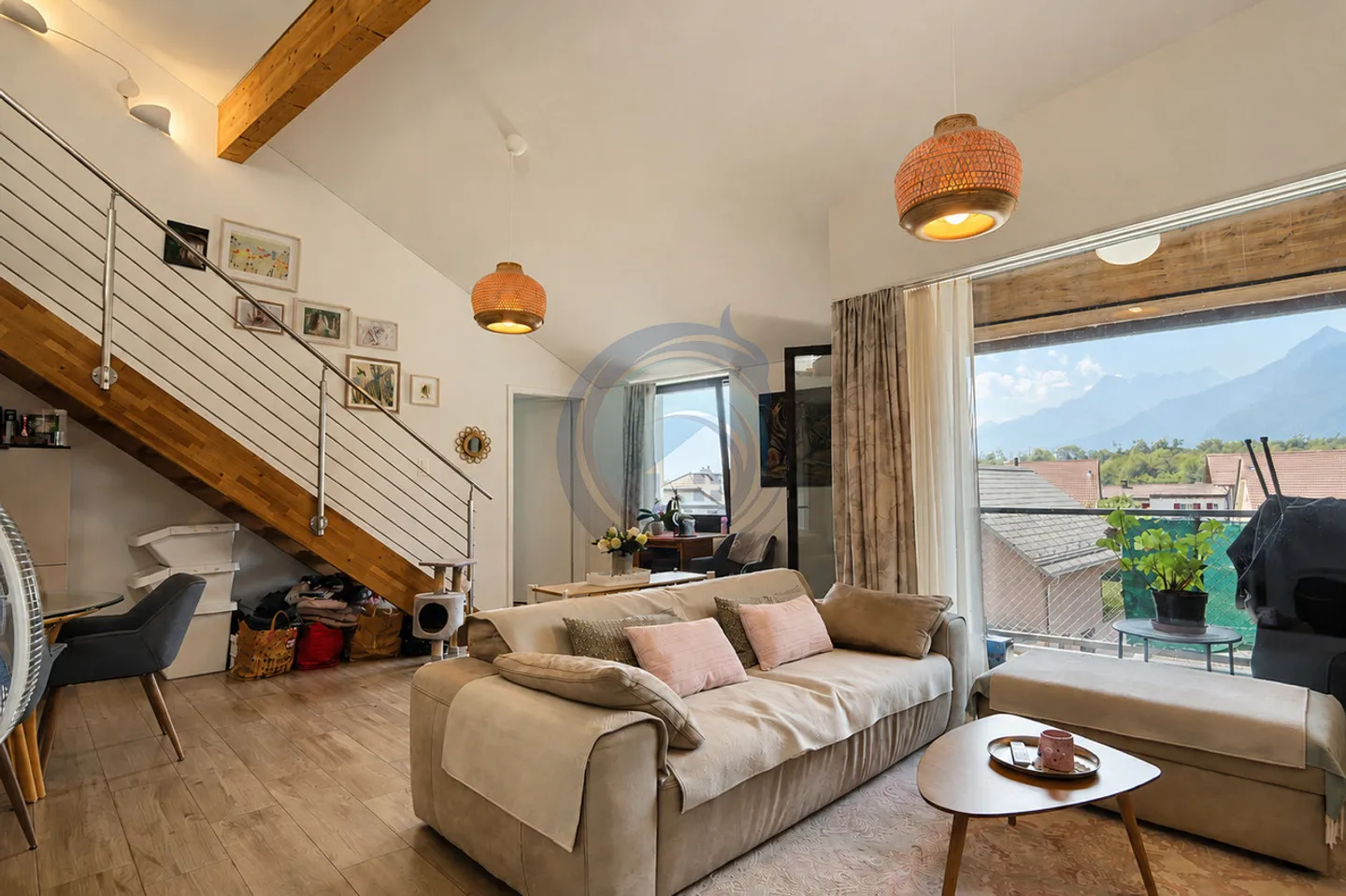 SUPERBO DUPLEX DI 4,5 LOCALI LUMINOSO E PIENO DI FASCINO - Foto 2 di 16