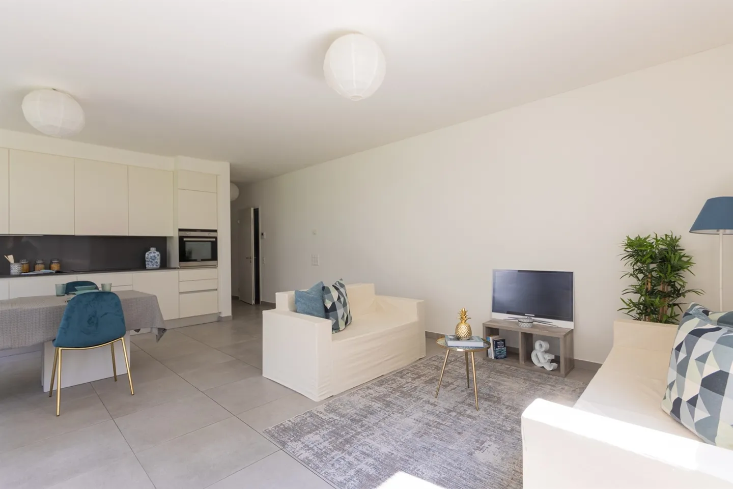 Appartamento moderno con giardino - Foto 2 di 9