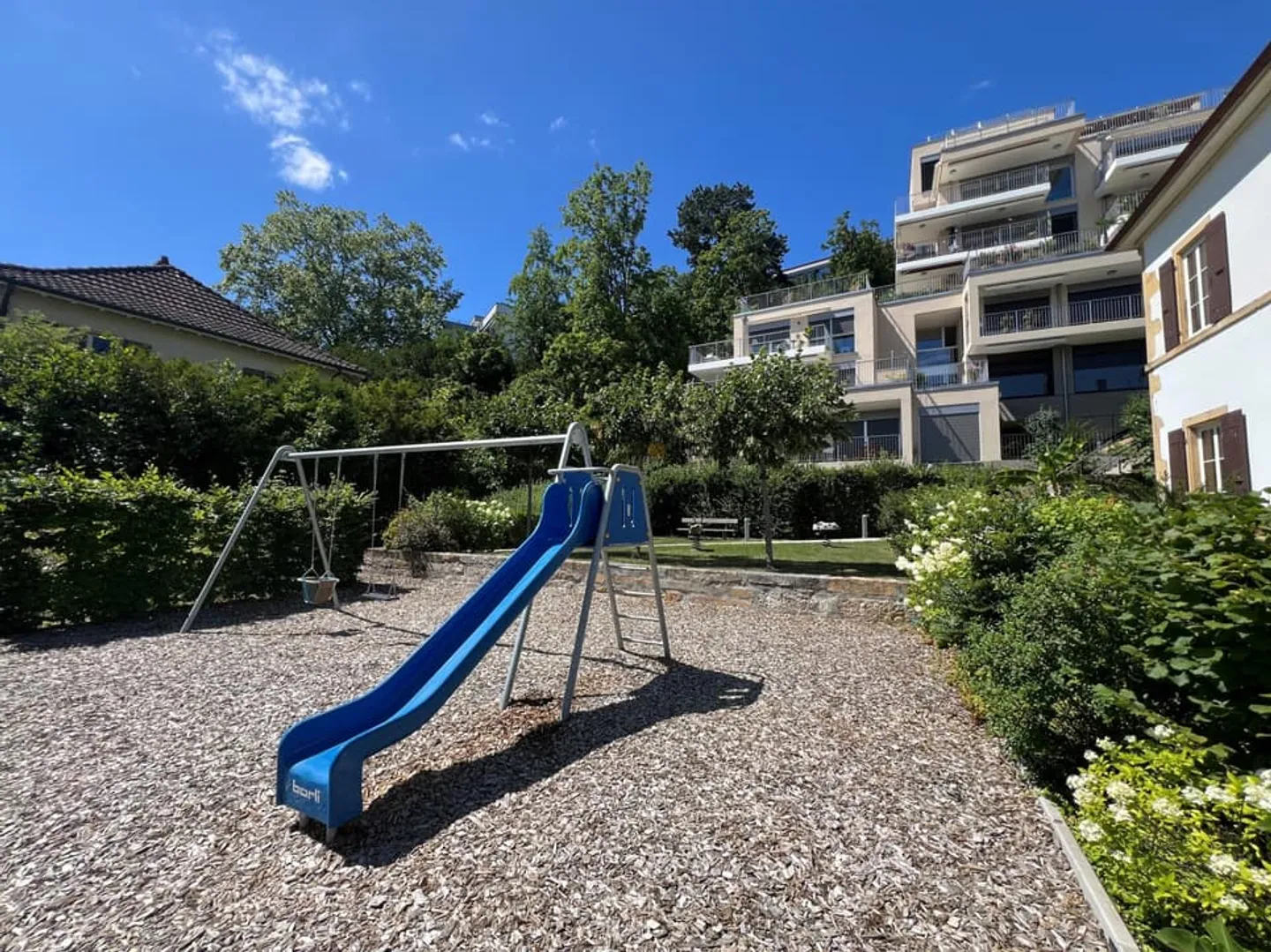 Appartement contemporain avec terrasse et jardin privatif au centre de Neuchâtel - Foto 13 di 13