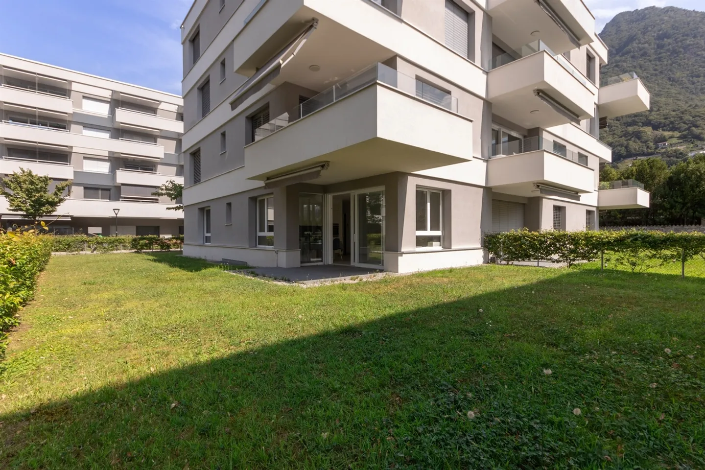 Appartamento moderno con giardino - Foto 4 di 9
