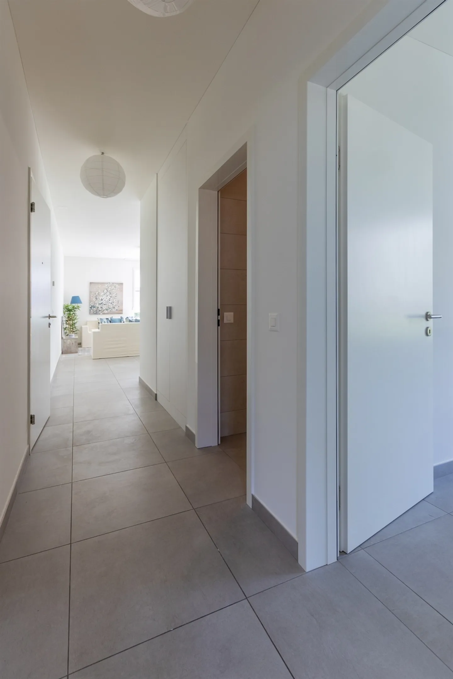Appartamento moderno con giardino - Foto 5 di 9
