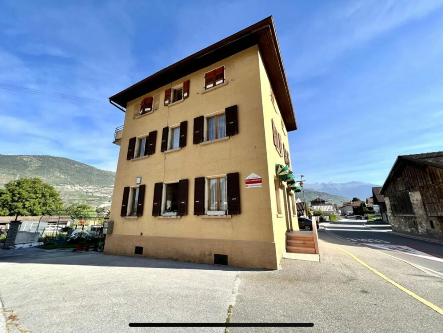 Casa nel villaggio con 15 camere a Grône - Foto 3 di 20