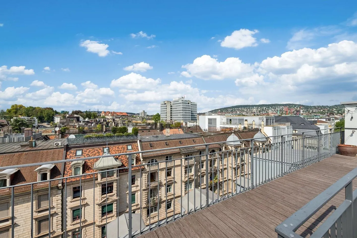Charmante Maisonette in Zürich - Foto 1 von 9