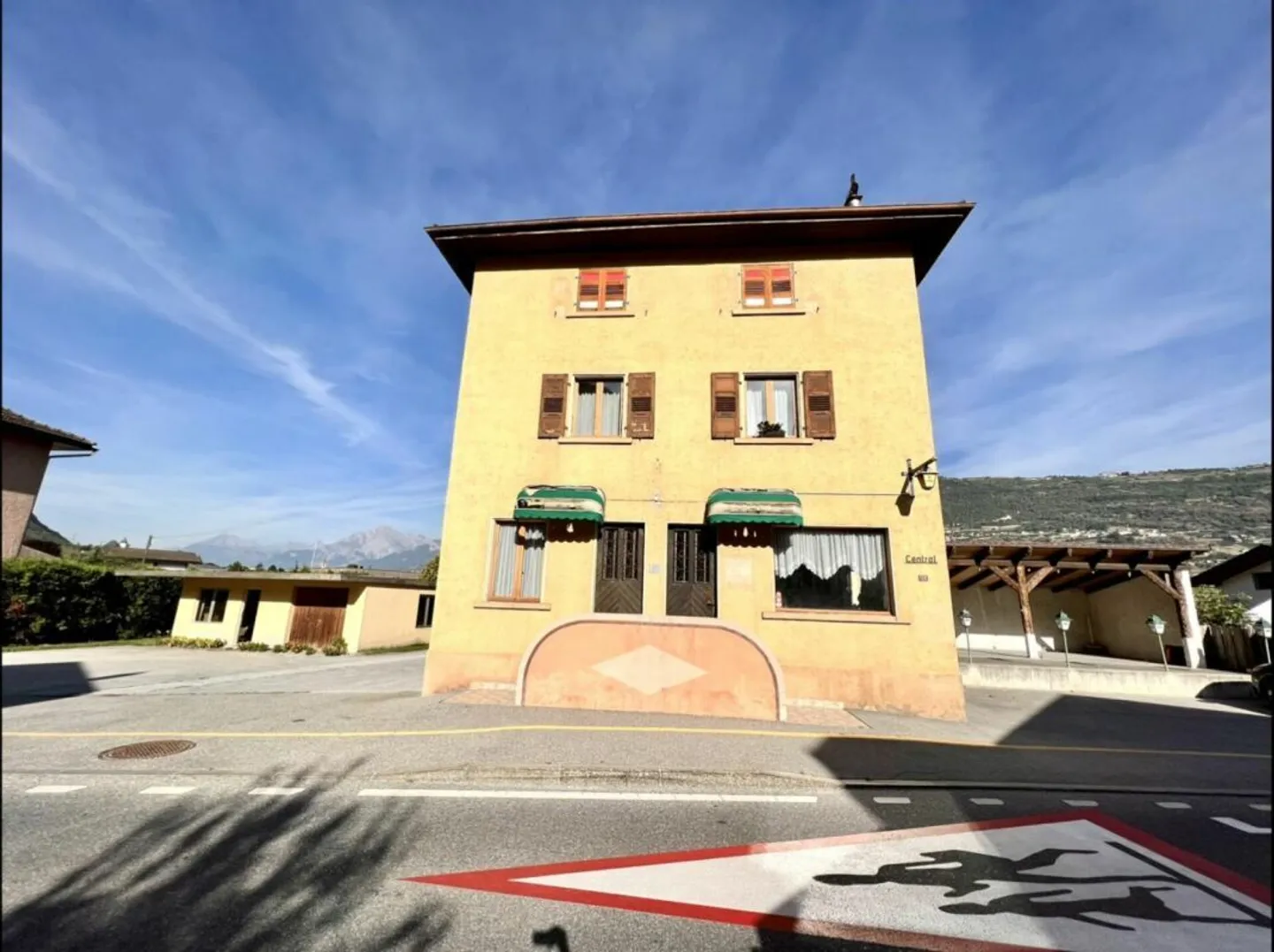 Casa nel villaggio con 15 camere a Grône - Foto 4 di 20