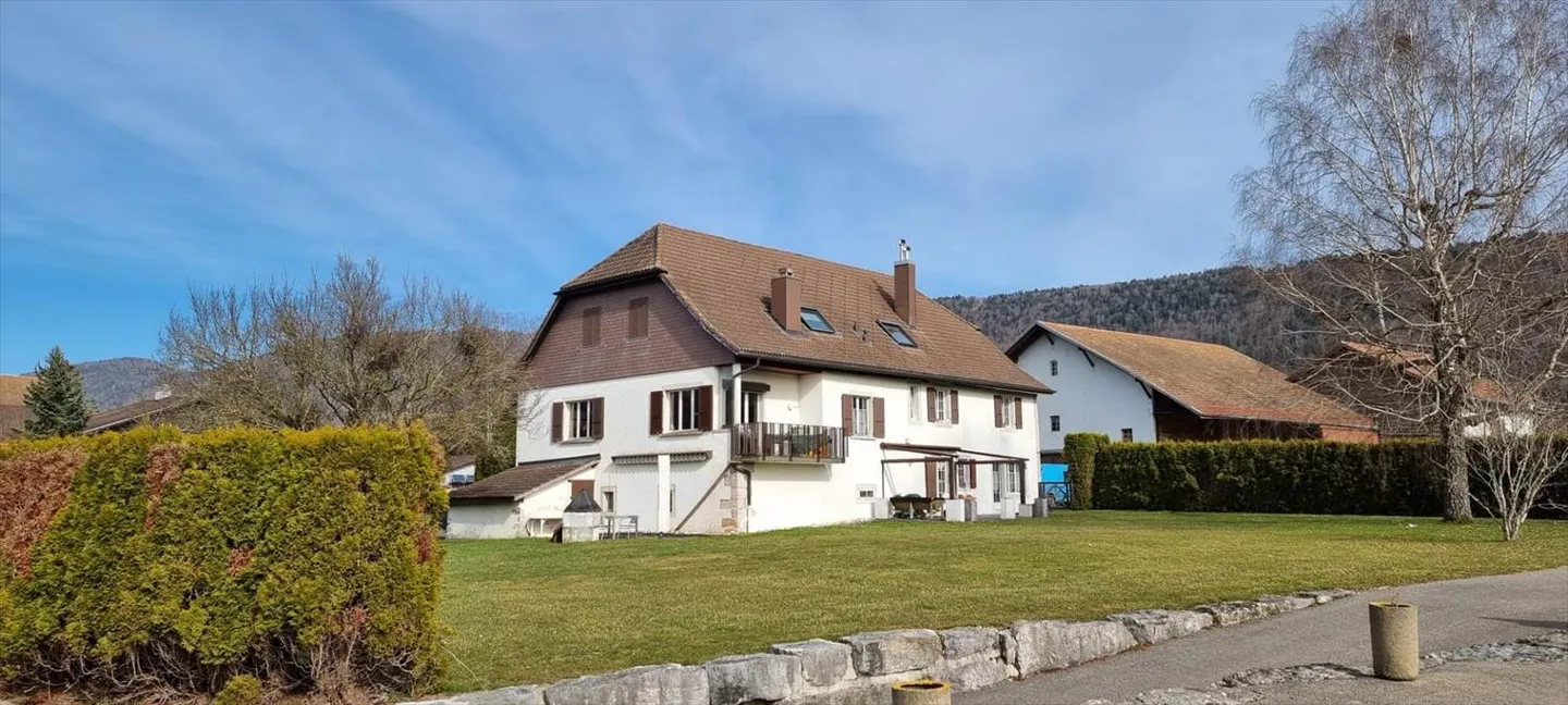 2.5 pièces rénové avec vue dégagée sur la campagne - Photo 4 sur 5