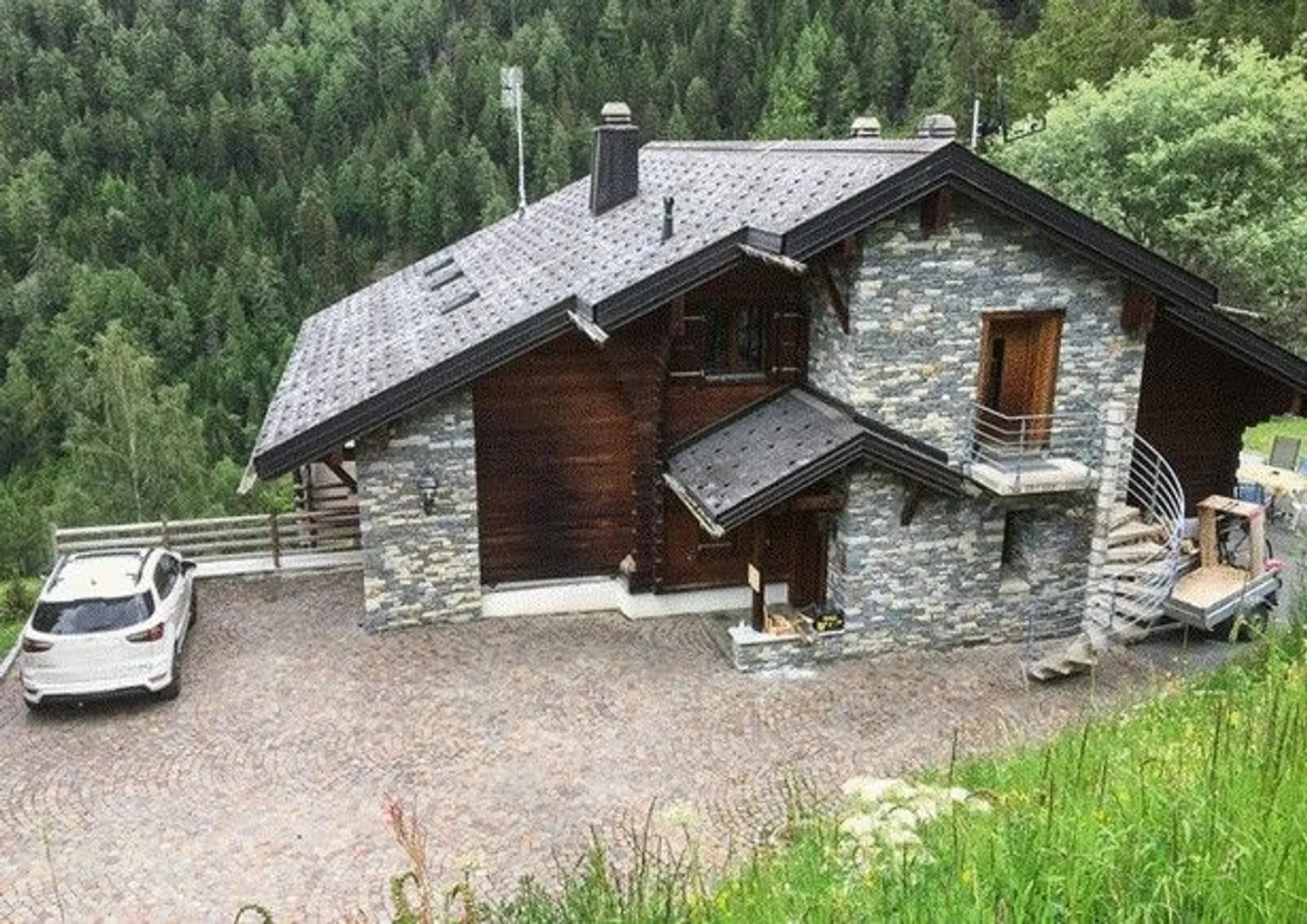 Chalet ingrandito con terrazza di 9,5 stanze a La Tzoumaz - Foto 2 di 10