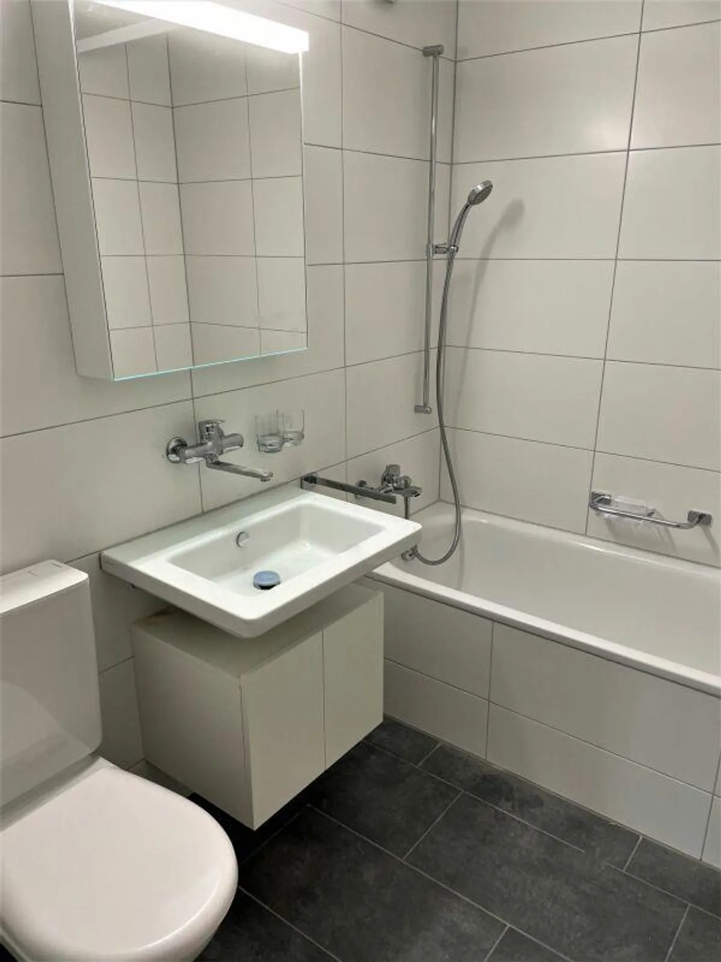 Grosse 5.5 Zimmer Wohnung mit Balkon in Bahnhofsnähe - Foto 4 von 12