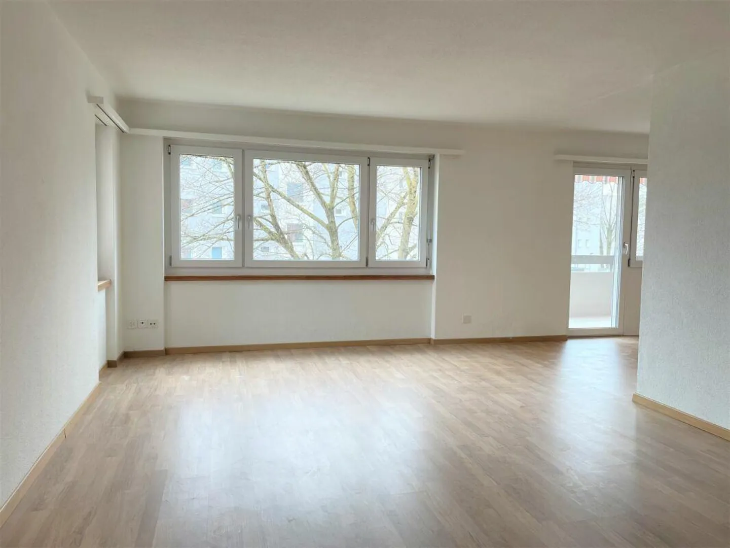 Grosse 5.5 Zimmer Wohnung mit Balkon in Bahnhofsnähe - Foto 6 von 12