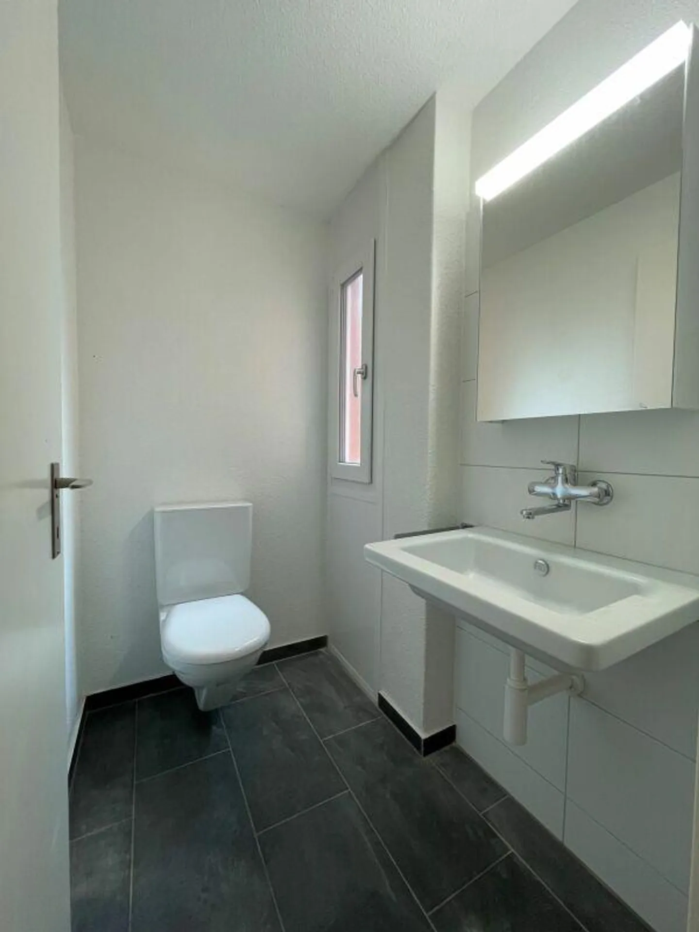 Grosse 5.5 Zimmer Wohnung mit Balkon in Bahnhofsnähe - Foto 5 von 12