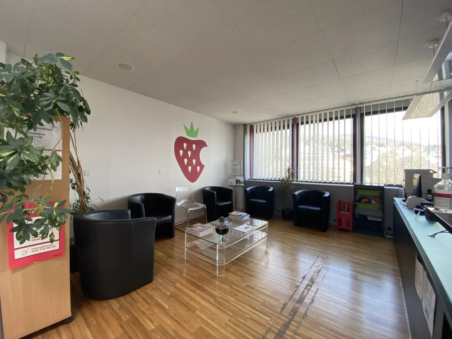 Grande ufficio a Neuchâtel / Studio medico - Foto 4 di 10