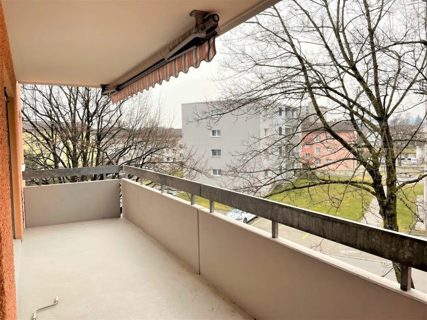 Grosse 5.5 Zimmer Wohnung mit Balkon in Bahnhofsnähe - Foto 12 von 12