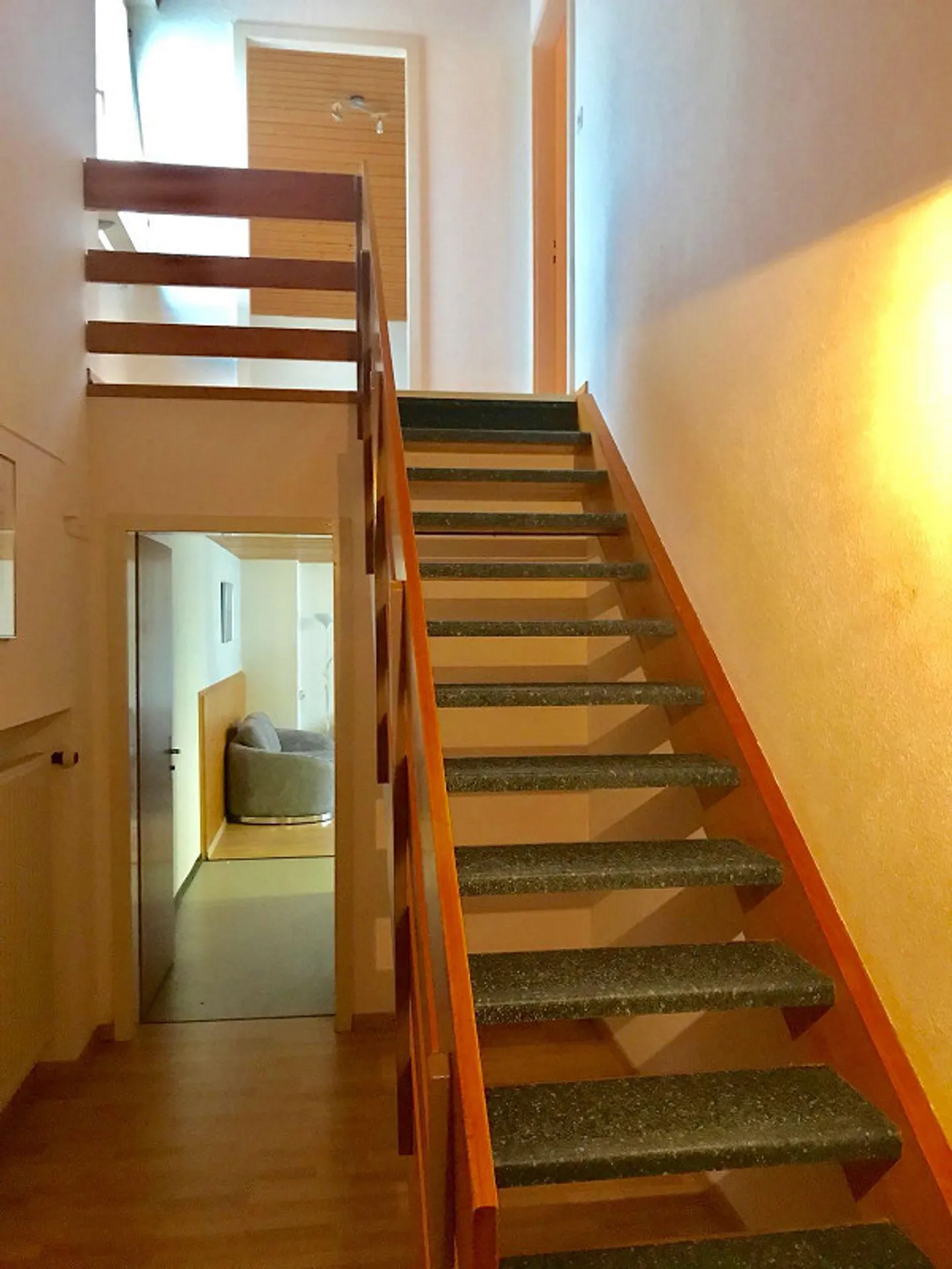 Interesting Maisonette Apartment - Photo 2 of 8