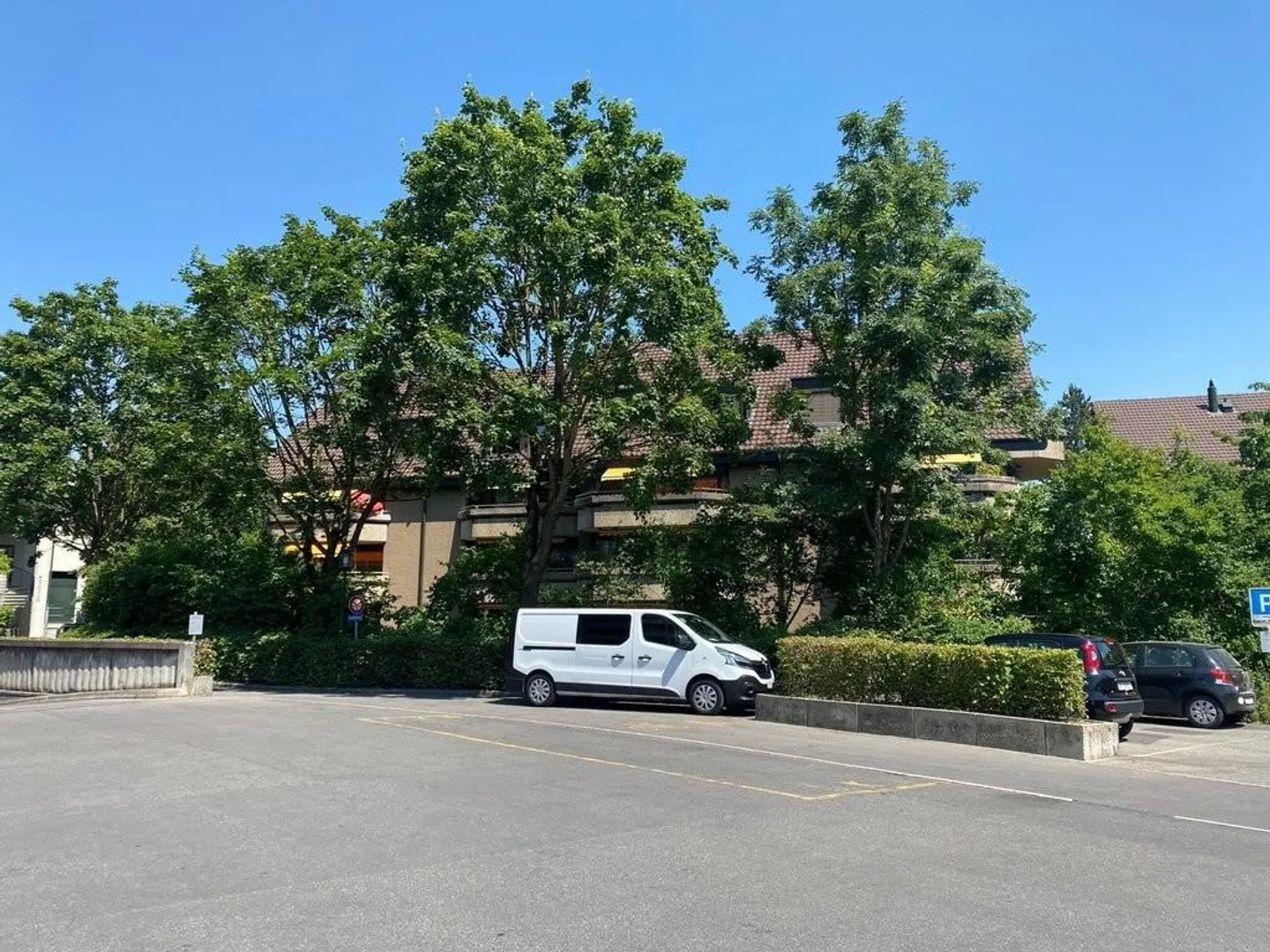 Parking space for rent in the center - Photo 2 of 2