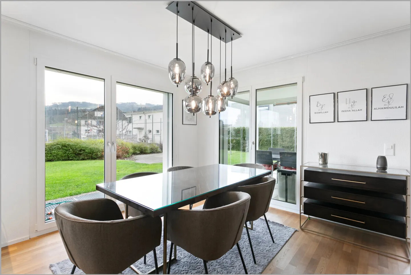 Dream home on the ground floor with generous garden area! - Photo 2 of 13