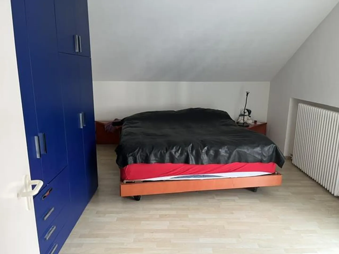 Refined 3-room apartment with gallery - Photo 7 of 12