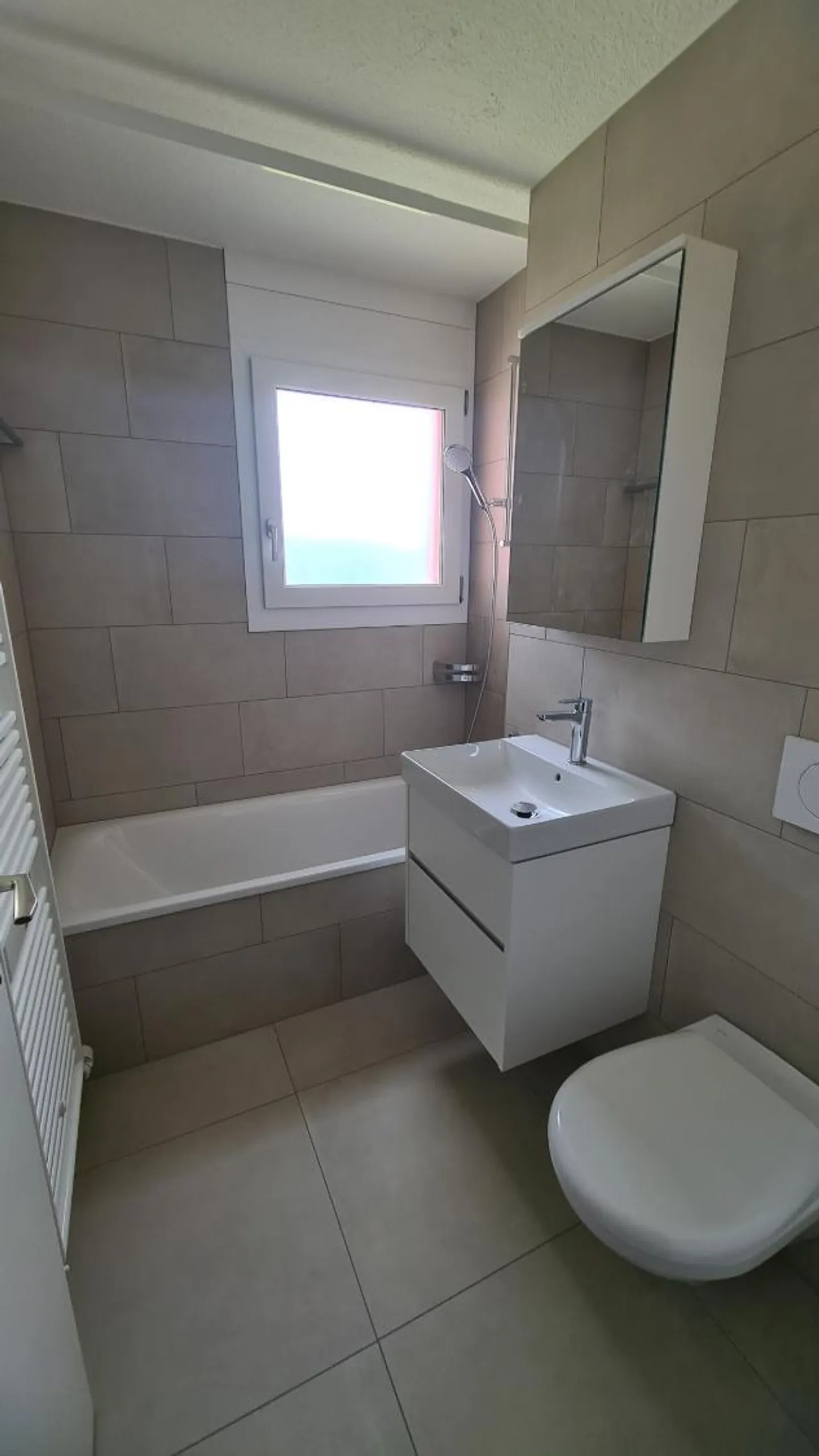 Appartement 4.5 pièces - Photo 4 sur 6