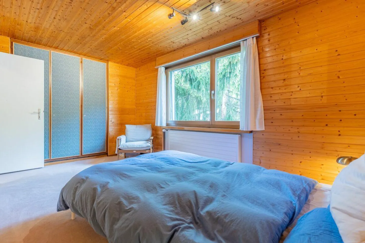 Charming 2.5-room attic apartment in the Bündaquartier - Photo 4 of 9