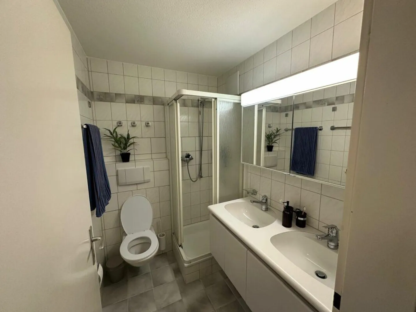 Charming 2.5-room attic apartment in the Bündaquartier - Photo 8 of 9
