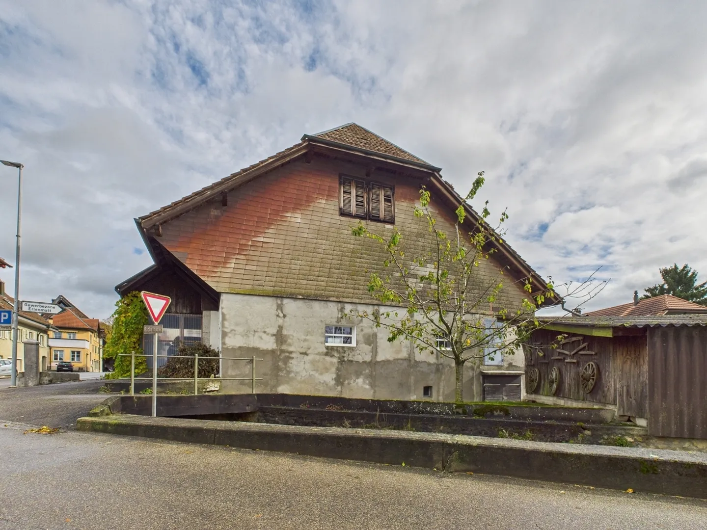 Ferme historique de 8,5 pièces avec charme, écurie et grand jardin à Attiswil - Photo 6 sur 8