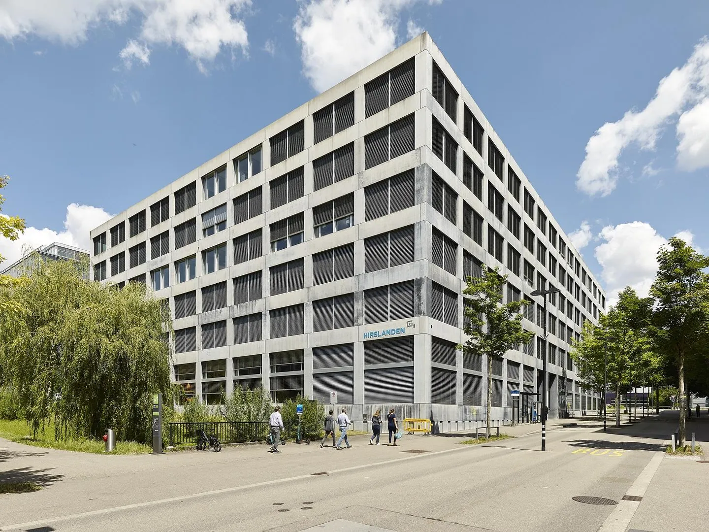 Working in Glattbrugg: Modern Office Building with First-Class Amenities - Photo 1 of 11