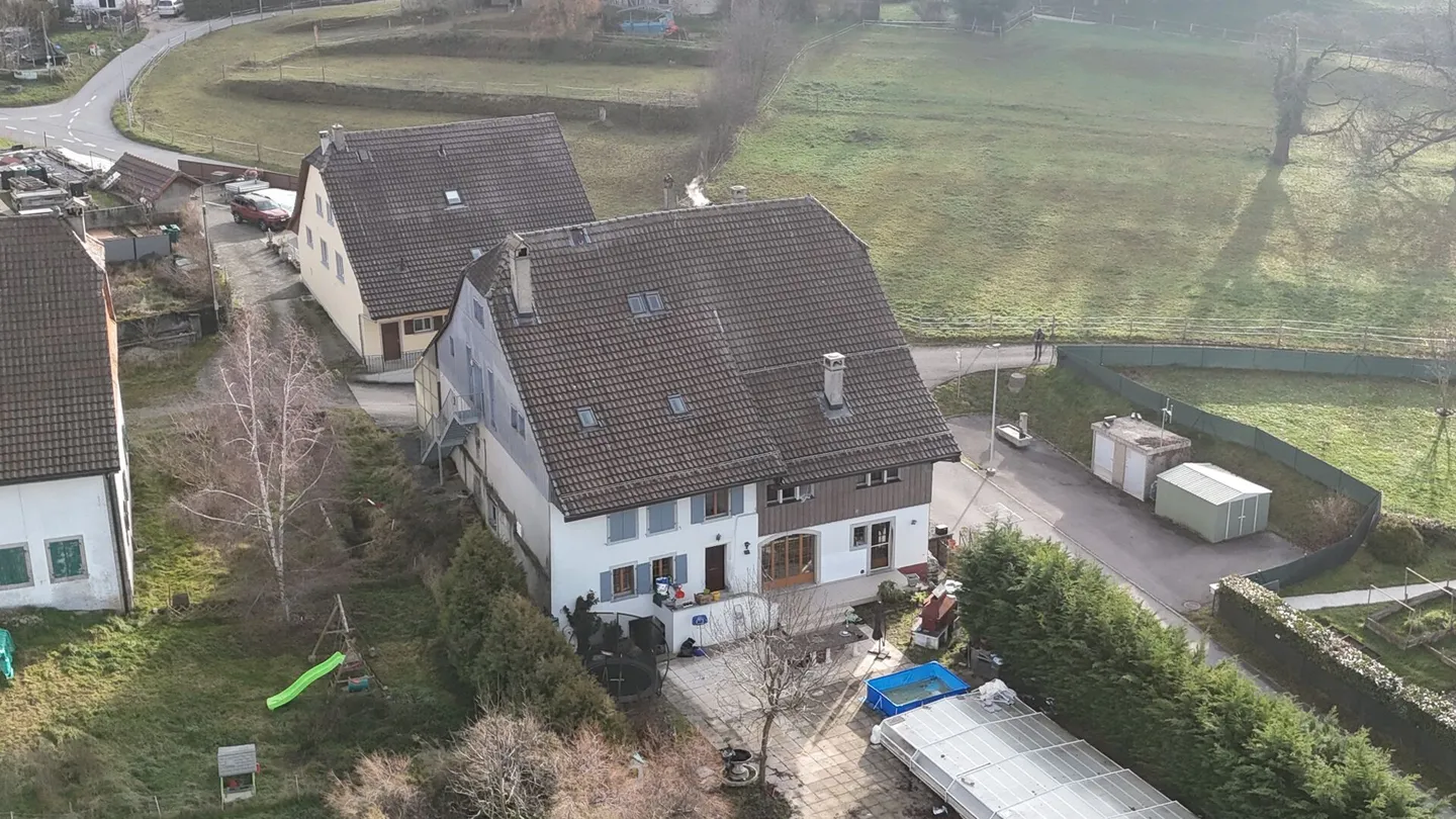 Große Wohnung mit Garten - Foto 1 von 17