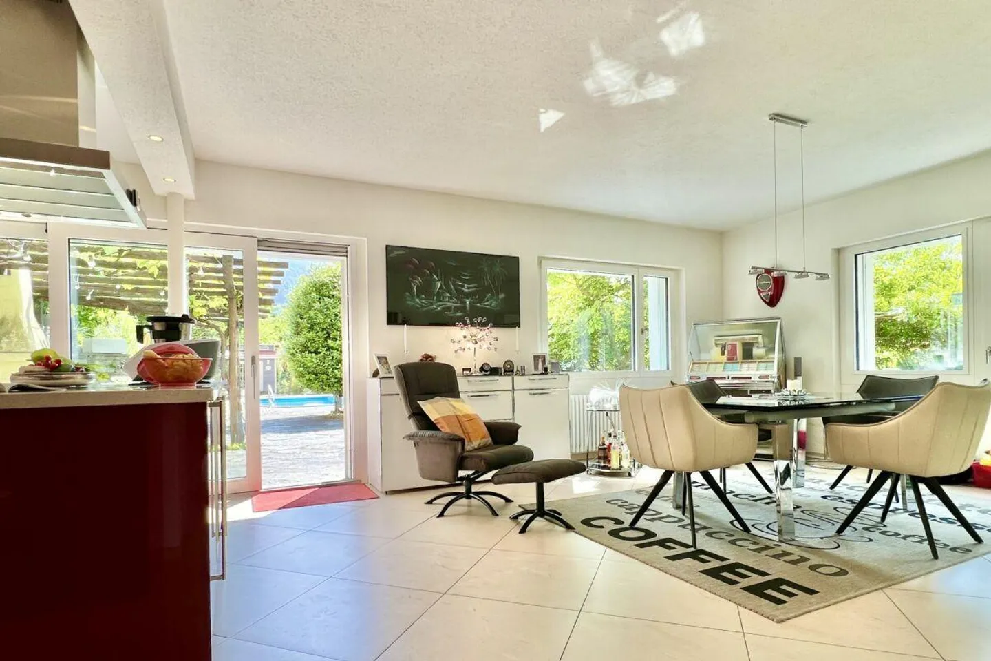 Villa con piscina e appartamento per gli ospiti - Ideale per famiglie, ospiti o affitti per vacanze - Foto 3 di 30
