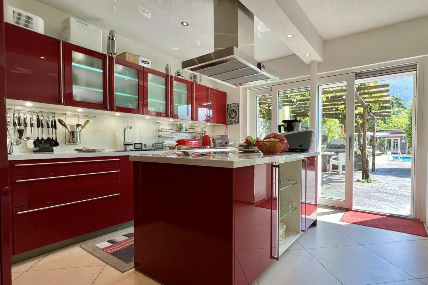 Villa con piscina e appartamento per gli ospiti - Ideale per famiglie, ospiti o affitti per vacanze - Foto 4 di 30