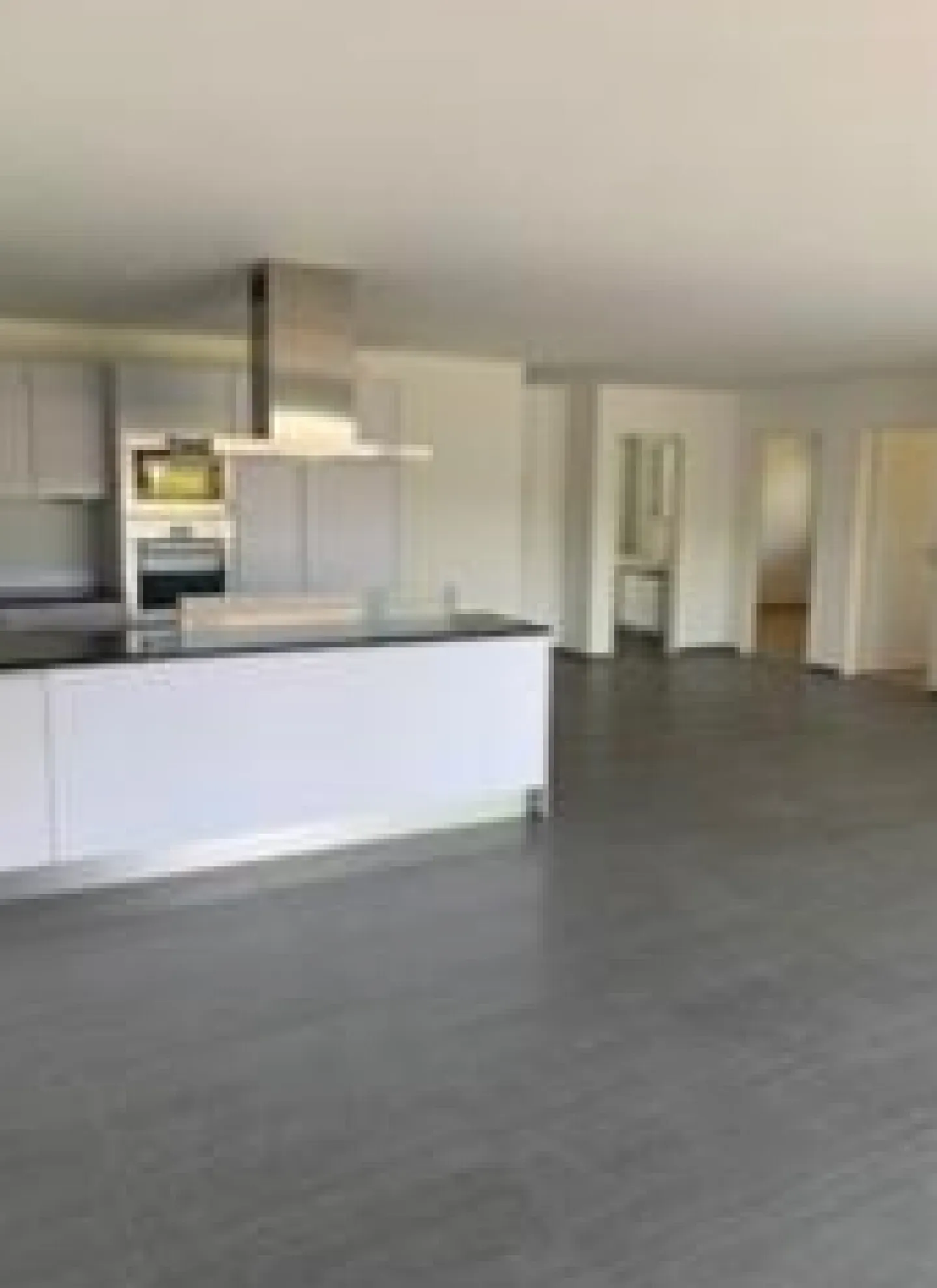 Appartamento con terrazza 4.5 stanze come nuovo con grande terrazza, posto auto, 2 bagni, ascensore e cantina. - Foto 3 di 6