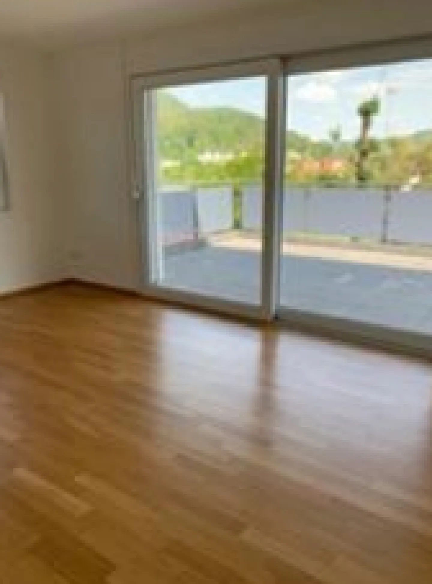 Appartamento con terrazza 4.5 stanze come nuovo con grande terrazza, posto auto, 2 bagni, ascensore e cantina. - Foto 4 di 6