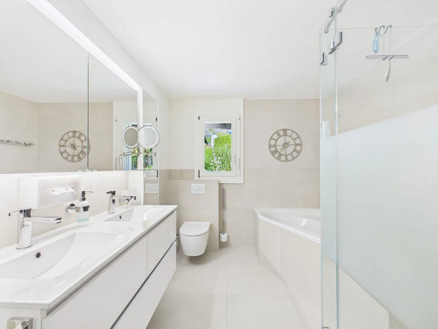 Charming 5.5-room semi-detached house with panoramic views & garden paradise at the end of a cul-de-sac - Photo 5 of 10