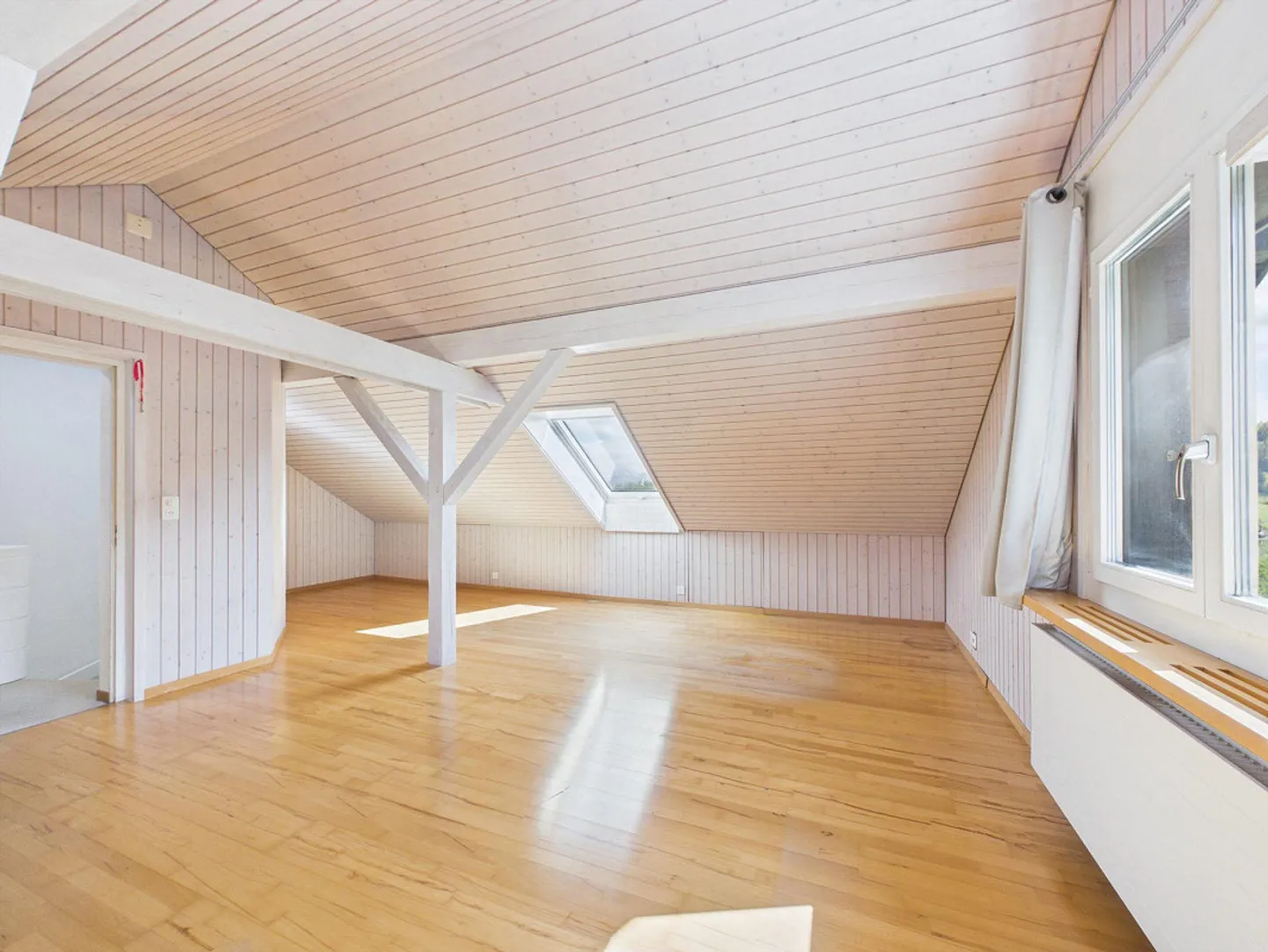 Charming 5.5-room semi-detached house with panoramic views & garden paradise at the end of a cul-de-sac - Photo 6 of 10