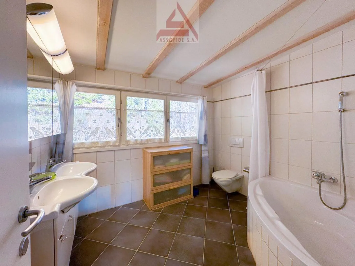 Un rifugio con vista sul lago - Foto 5 di 7