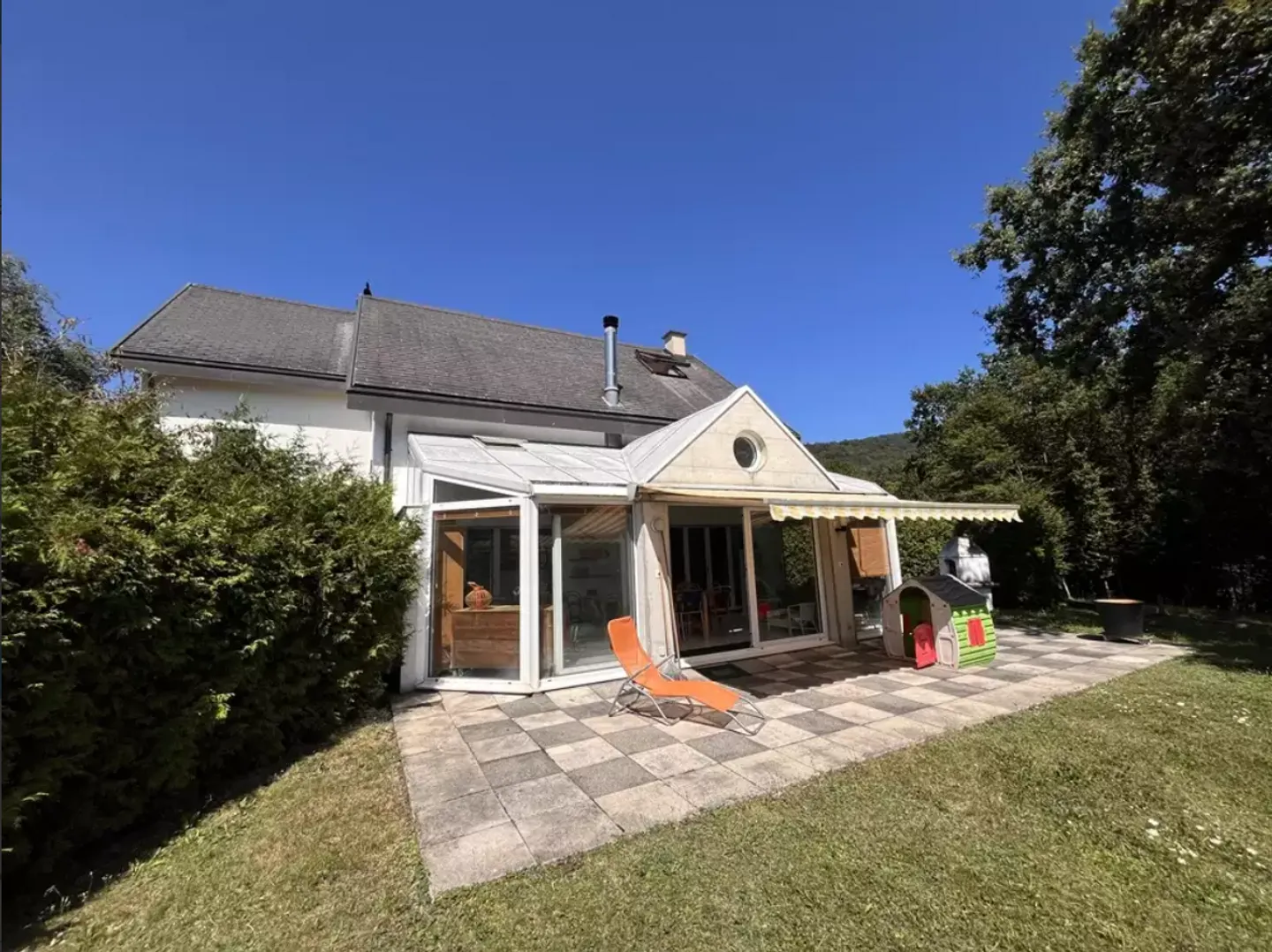 Modern 5.5-Room Villa with Panoramic View in Delémont - Photo 1 of 26