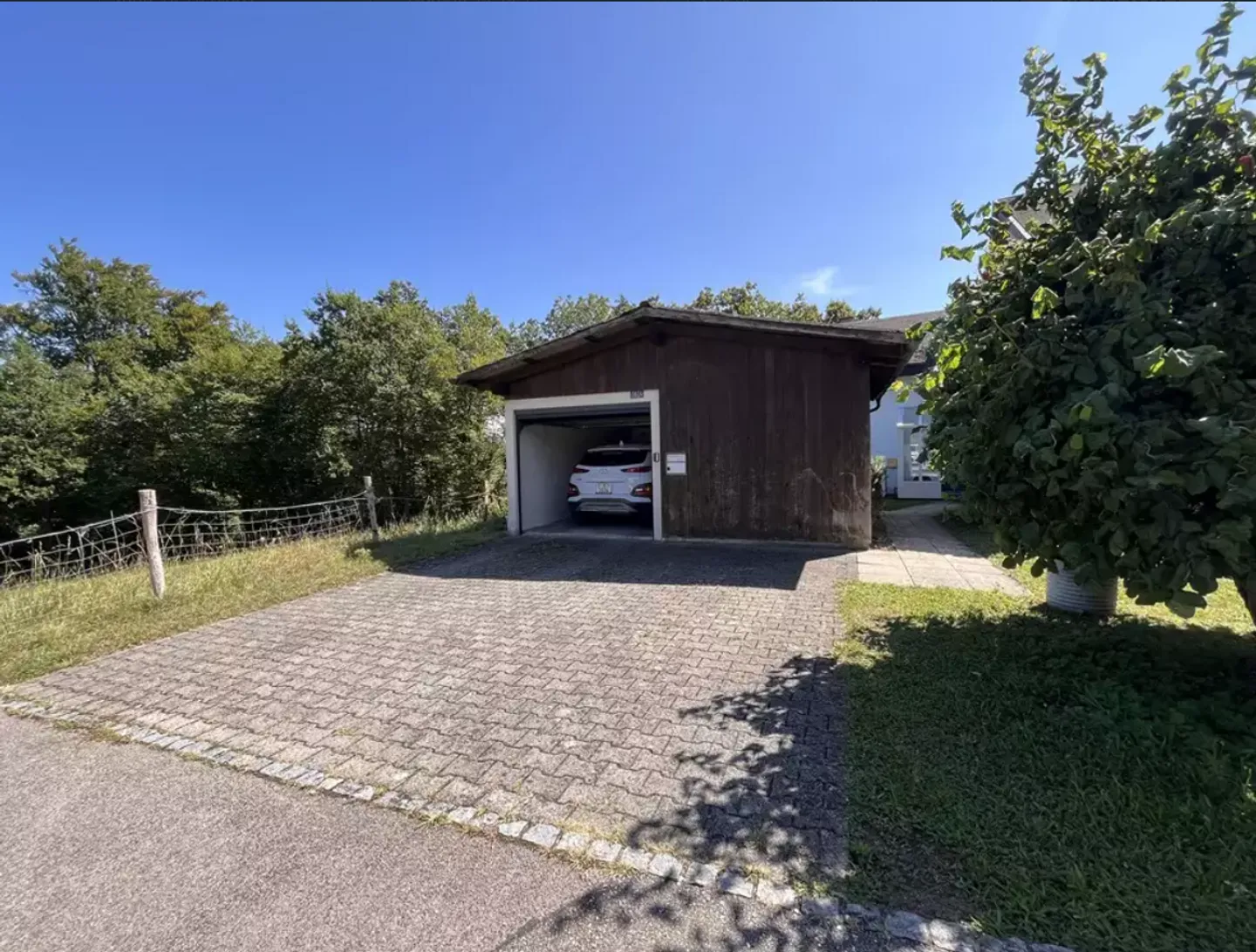 Modern 5.5-Room Villa with Panoramic View in Delémont - Photo 2 of 26