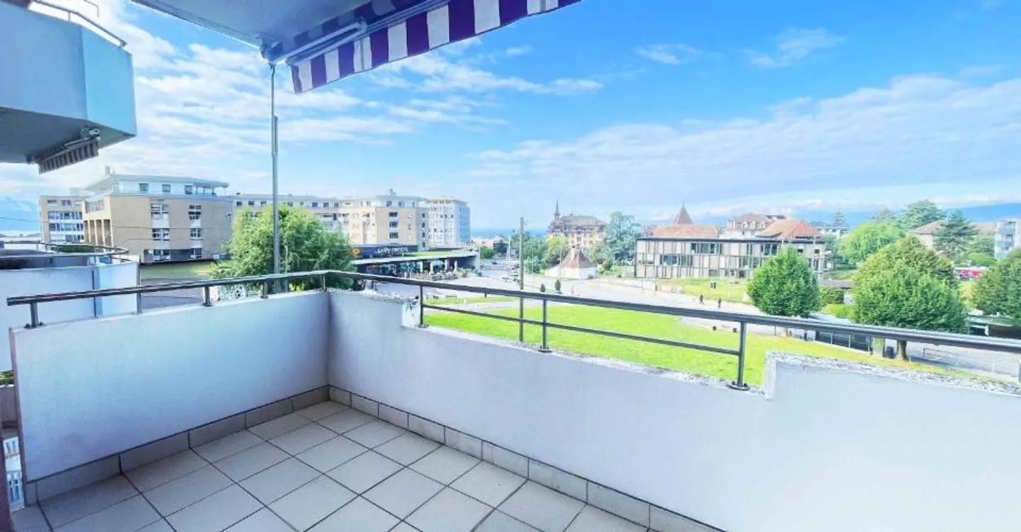 Price drop - Family apartment with 4.5 rooms and balconies in the center of Prilly. - Photo 1 of 5