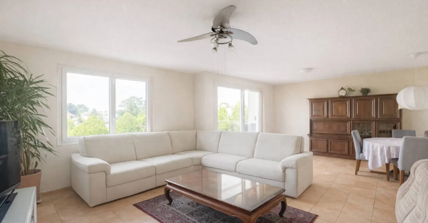 Price drop - Family apartment with 4.5 rooms and balconies in the center of Prilly. - Photo 2 of 5