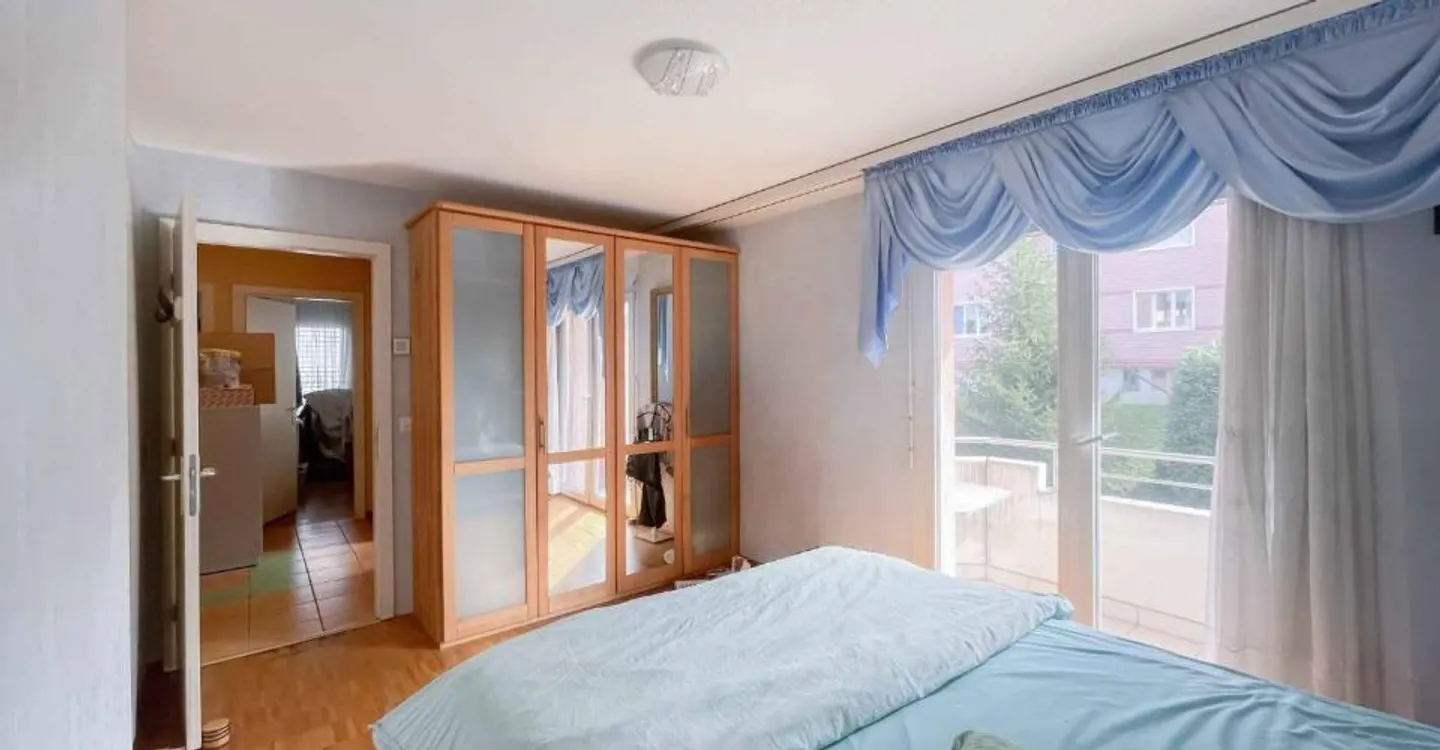 Price drop - Family apartment with 4.5 rooms and balconies in the center of Prilly. - Photo 5 of 5