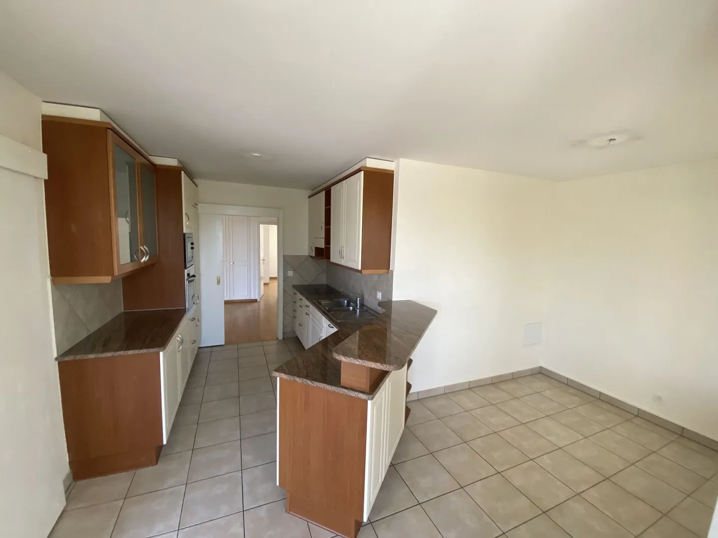 Geräumige Wohnung mit Terrasse - Foto 5 von 10