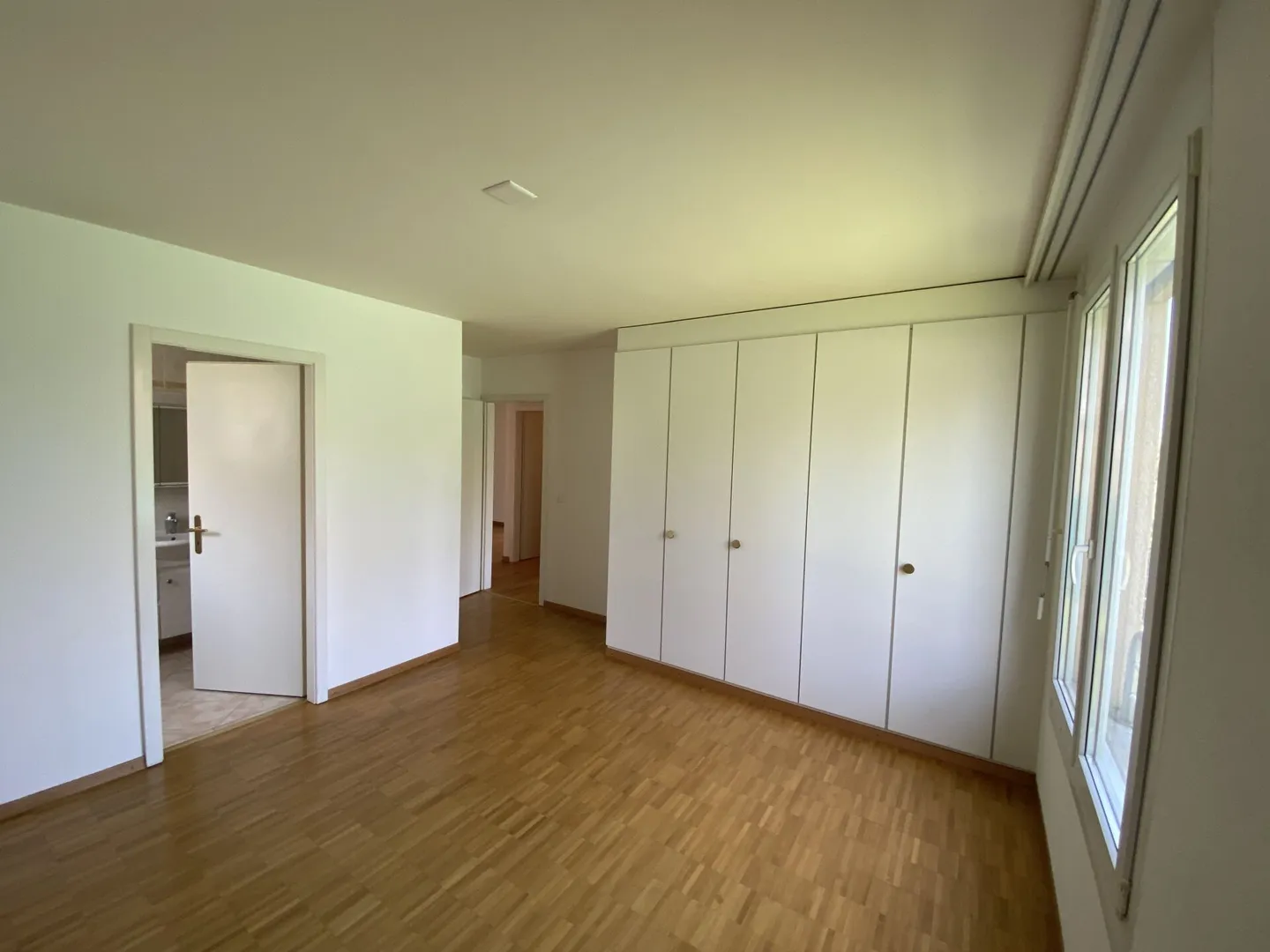 Geräumige Wohnung mit Terrasse - Foto 9 von 10