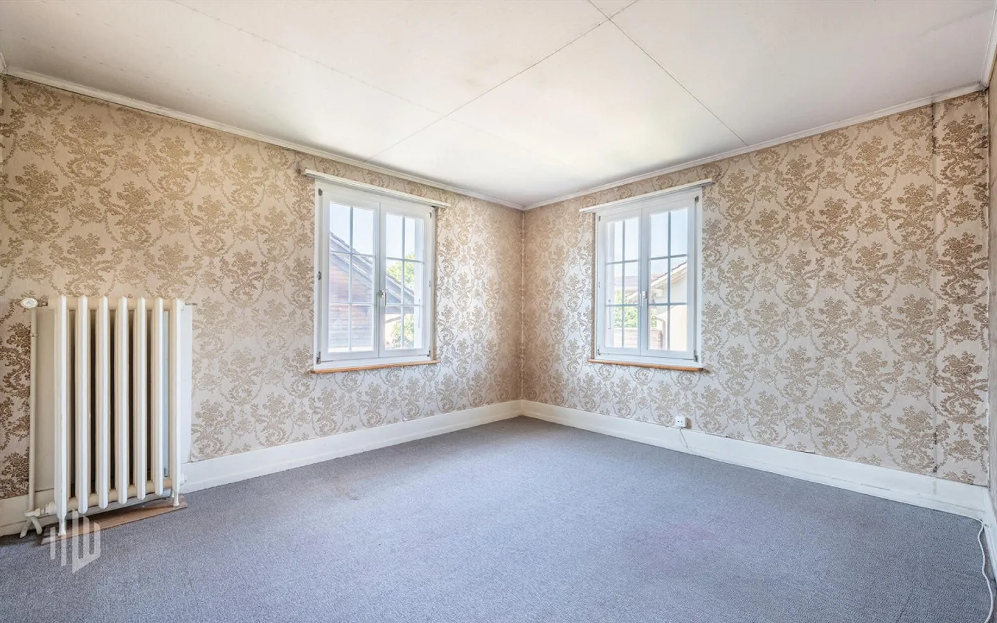 ImmoWyss - Corner terraced house with design potential in a quiet location - Photo 7 of 13